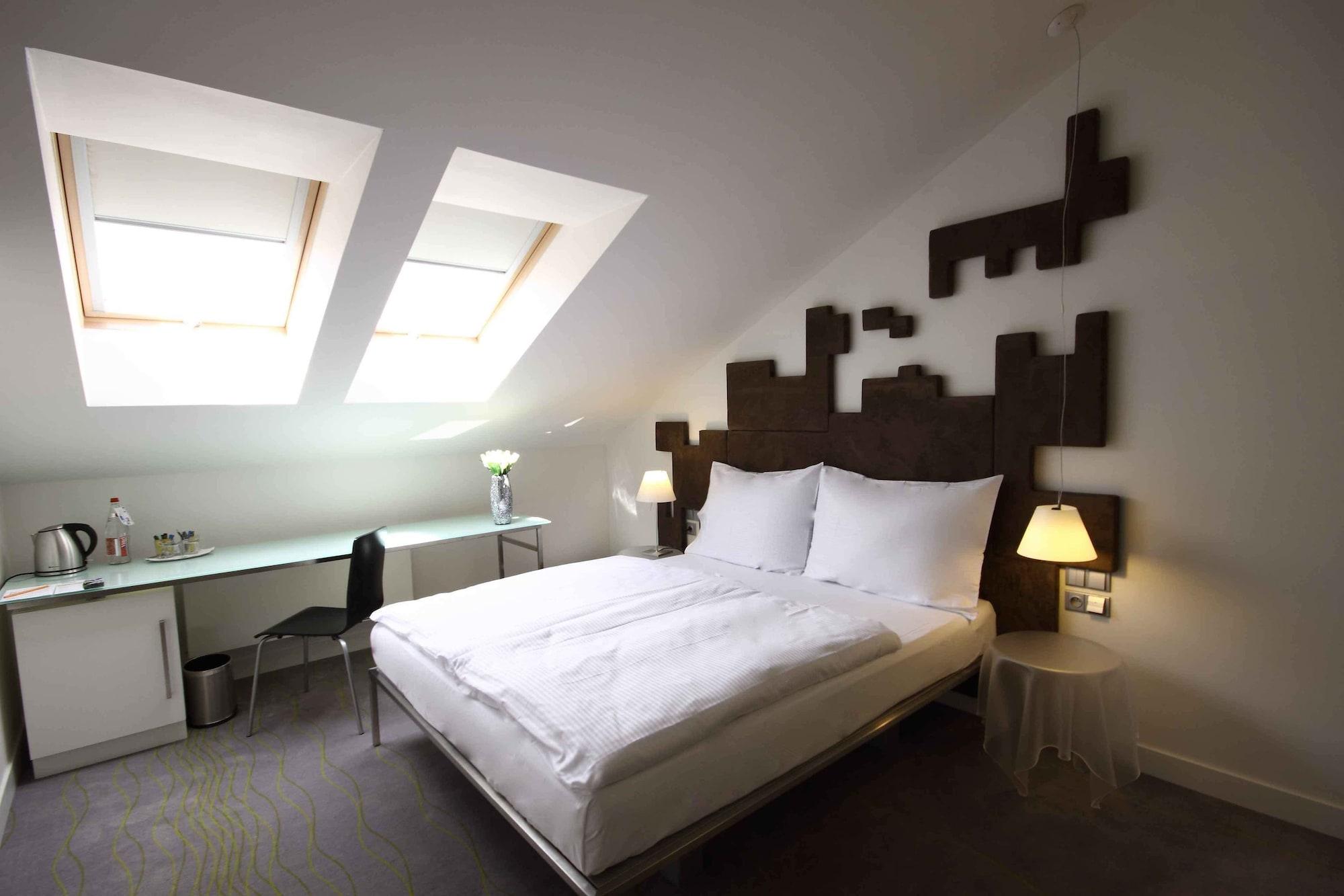 Pure White Hotel Prague Exterior photo