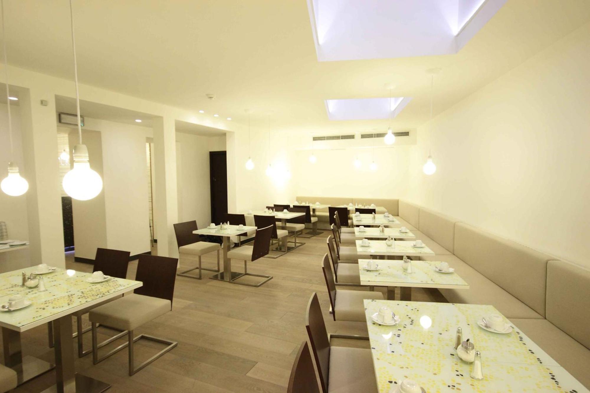 Pure White Hotel Prague Restaurant photo