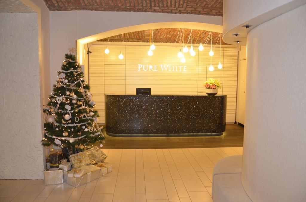 Pure White Hotel Prague Exterior photo