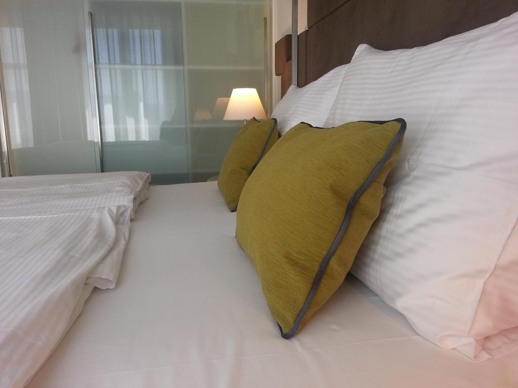 Pure White Hotel Prague Room photo