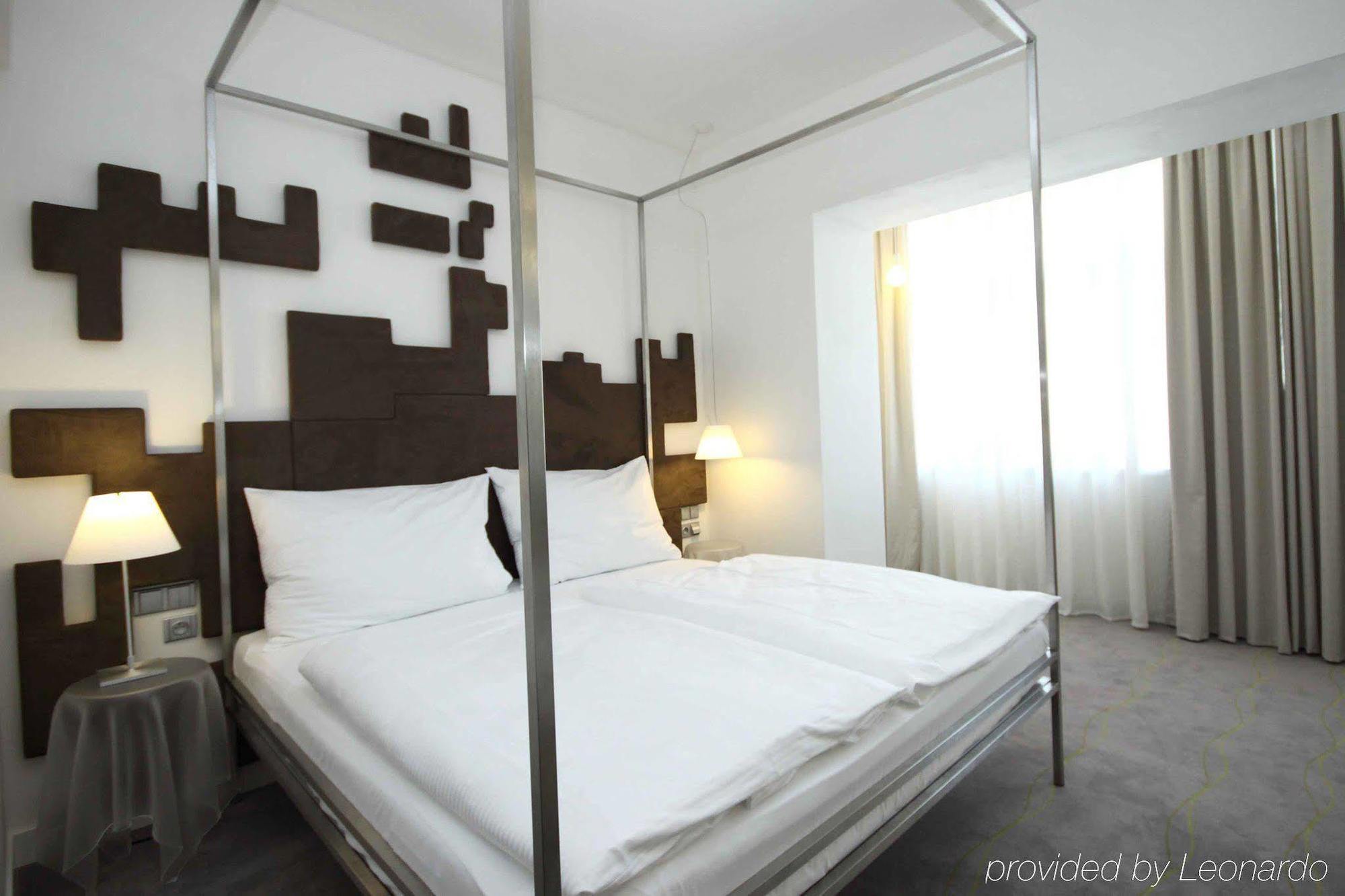 Pure White Hotel Prague Room photo