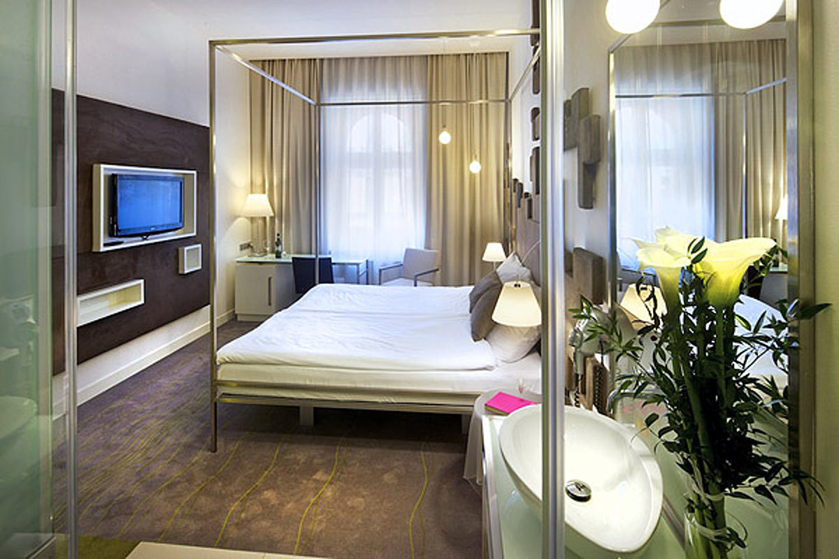 Pure White Hotel Prague Exterior photo